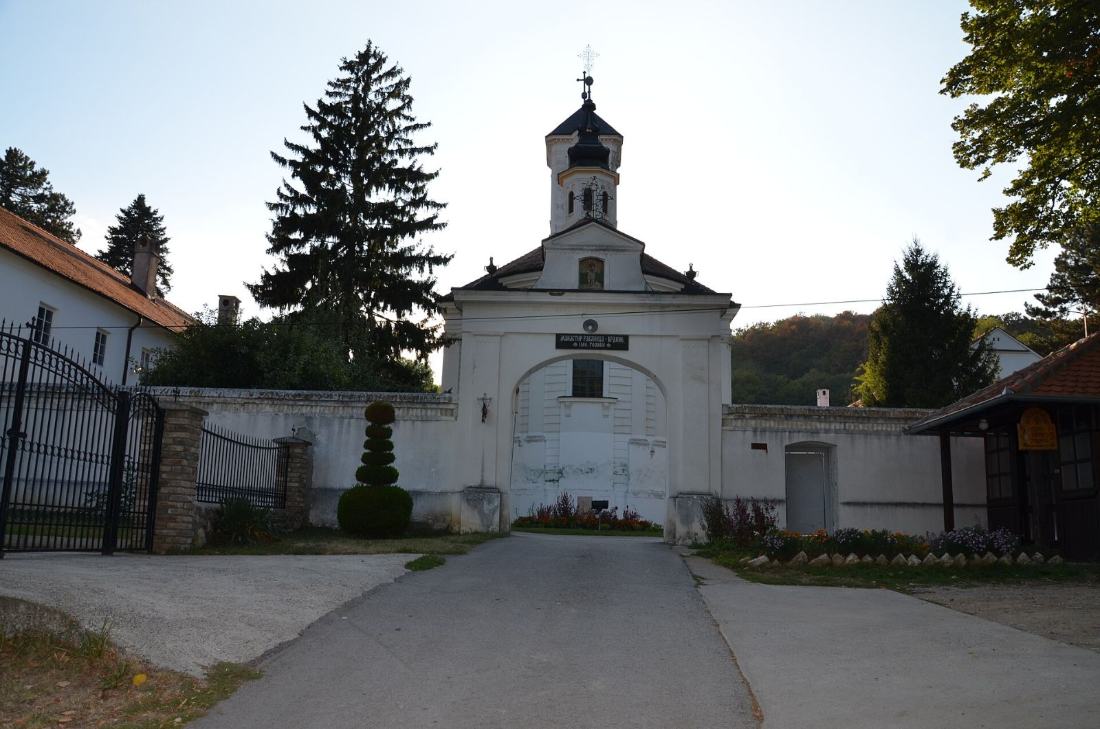Vrdnik — Ravanica